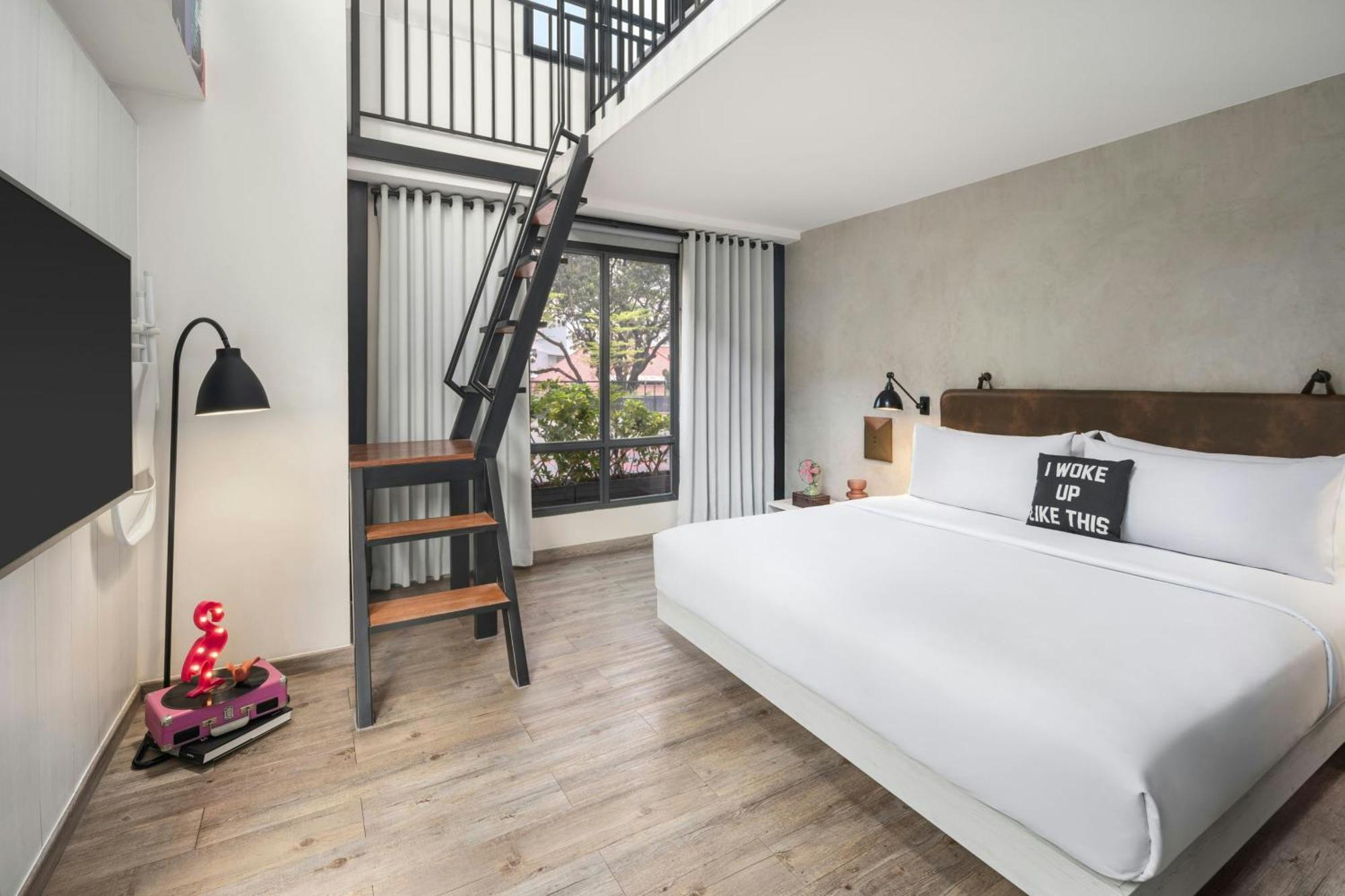 Moxy Bandung