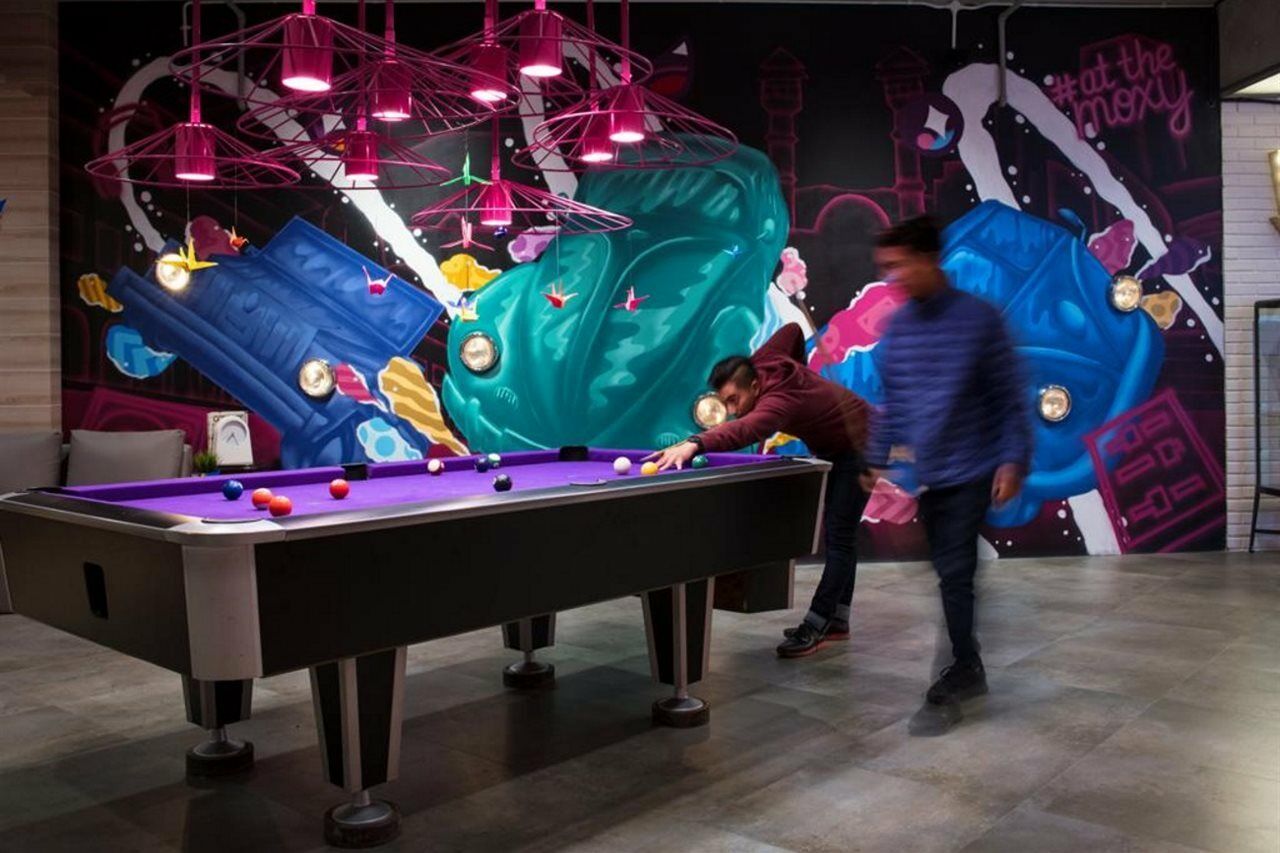 Moxy 3*
