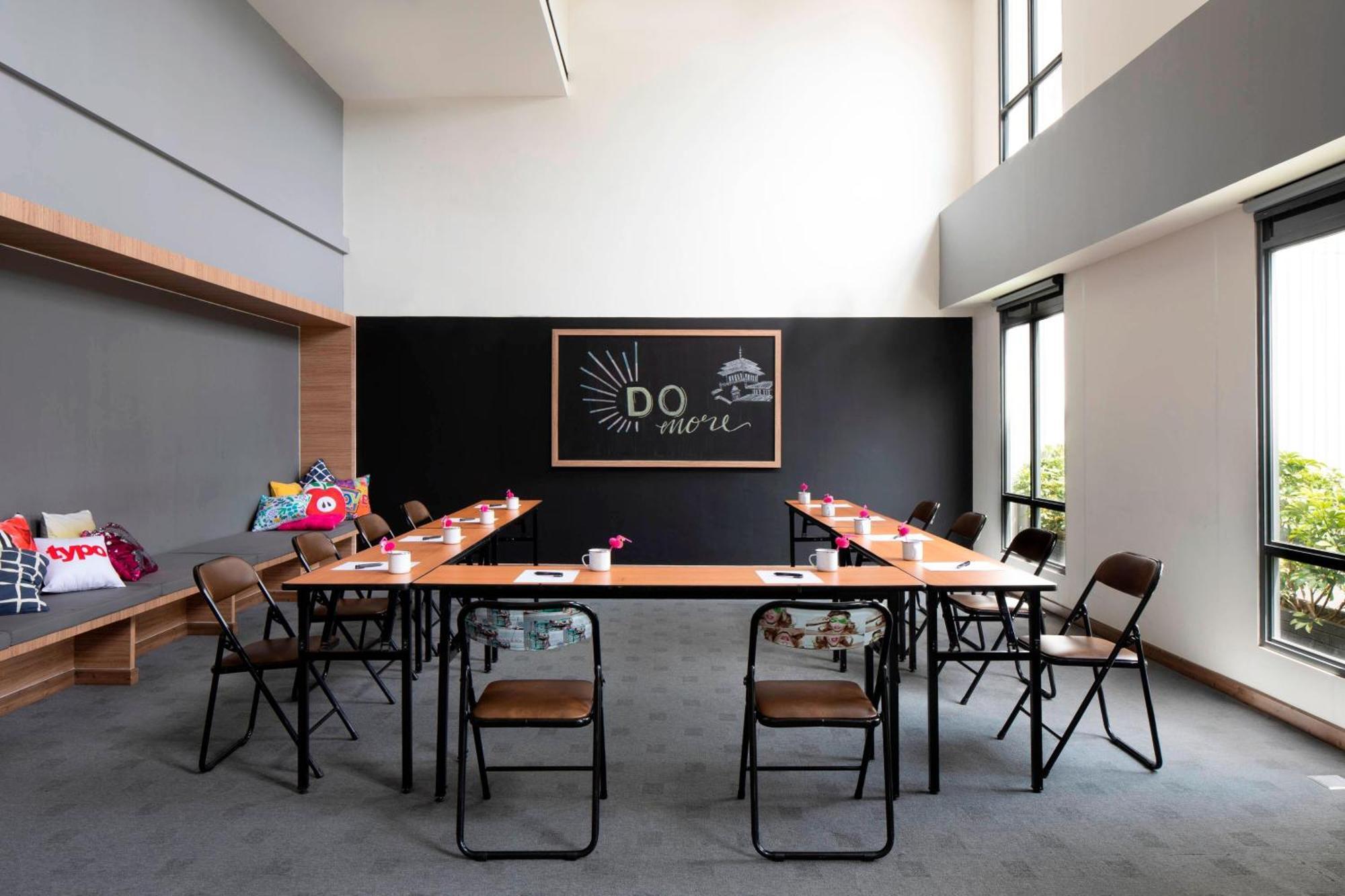 Hotel Moxy 3*
